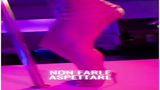 Le nostre resident star accendono il palco con show che non si guardano. Si vivono.😍 📞 Info +39 344 445 8295 +39 347 567 4942